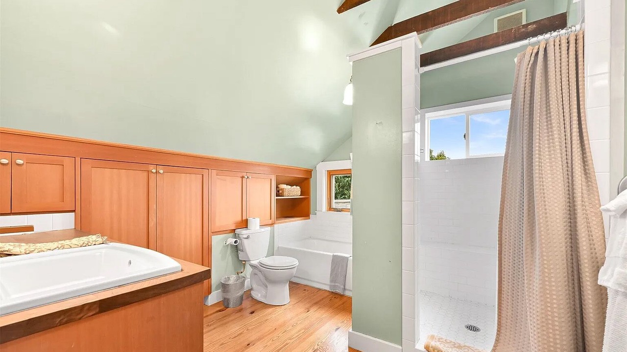 Photo of Bathroom in Edison