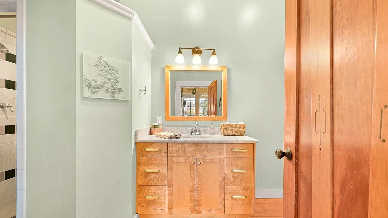 Photo of Bathroom in Edison