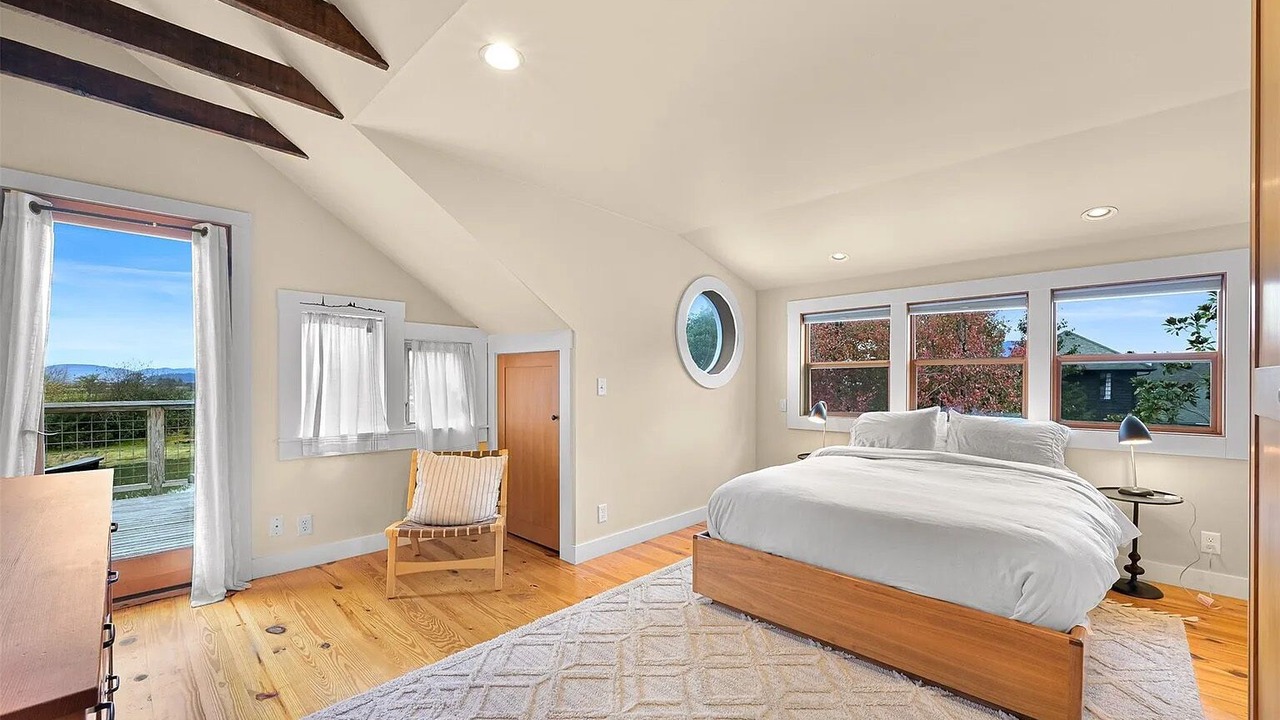 Photo of Bedroom in Edison