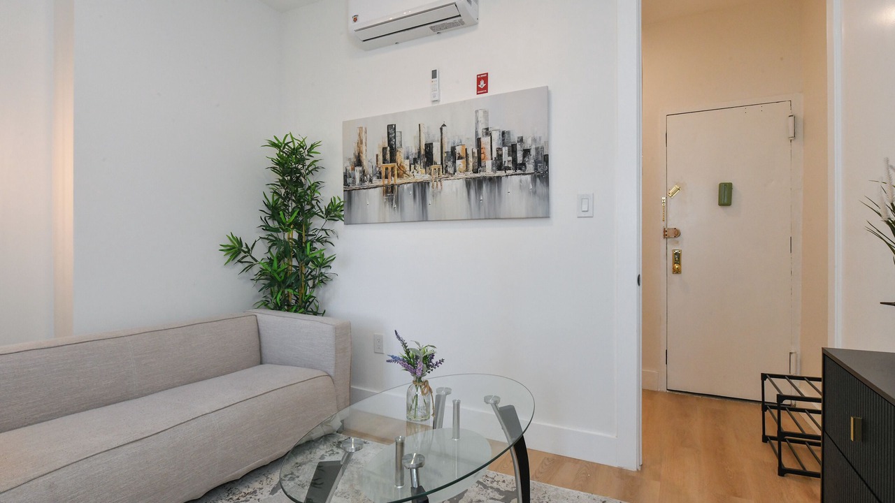 Photo of Livingroom in Manhattan Valley