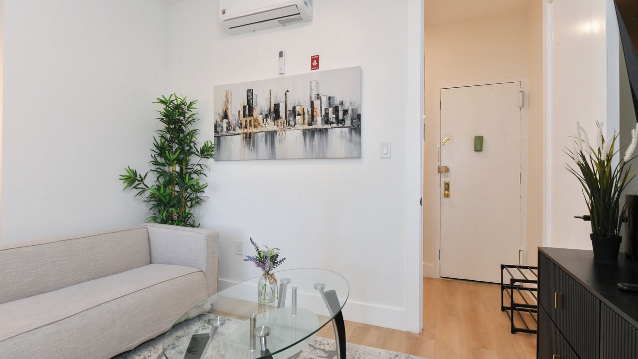 Photo of Livingroom in Manhattan Valley