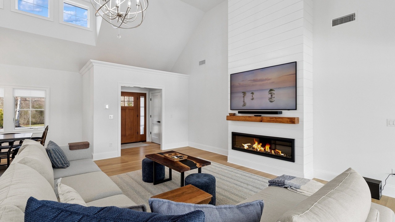 Photo of Livingroom in Hampton Bays
