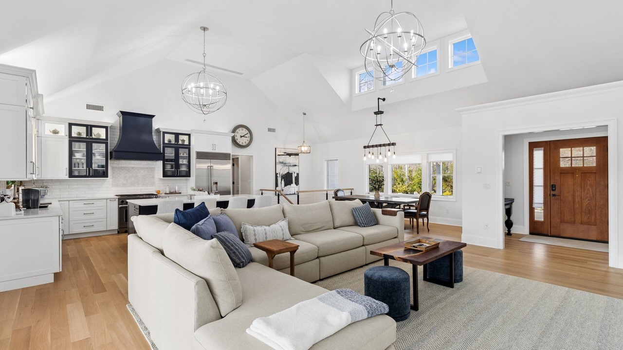 Photo of Livingroom in Hampton Bays