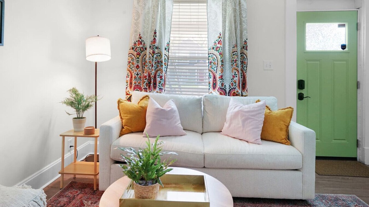 Photo of Livingroom in Near Northside