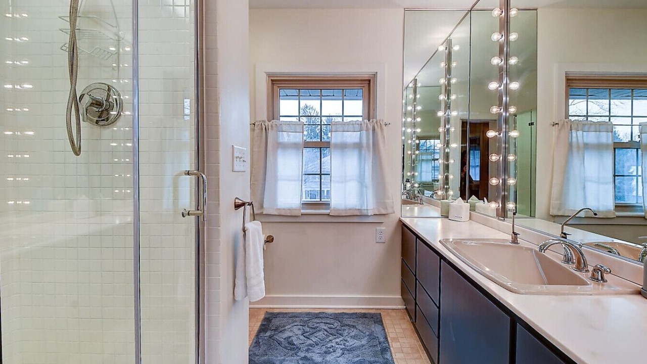 Photo of Bathroom in Meridian-Kessler