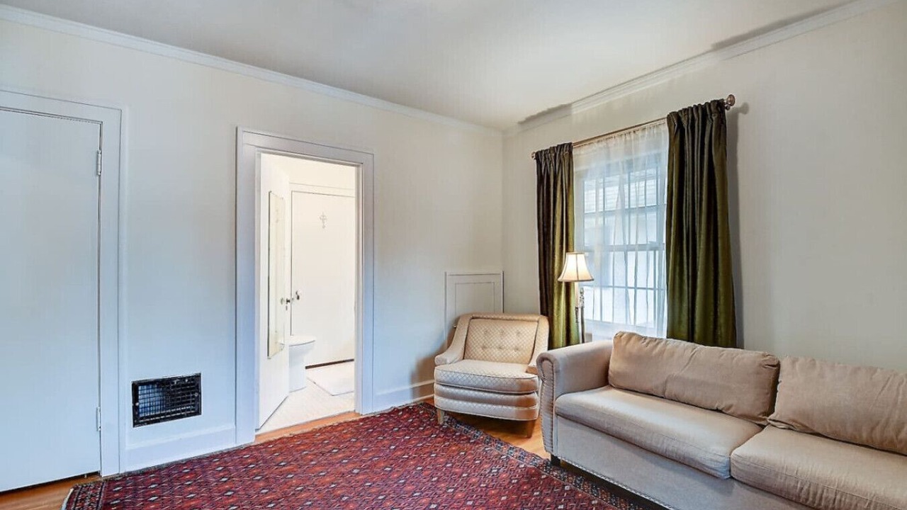 Photo of Livingroom in Meridian-Kessler