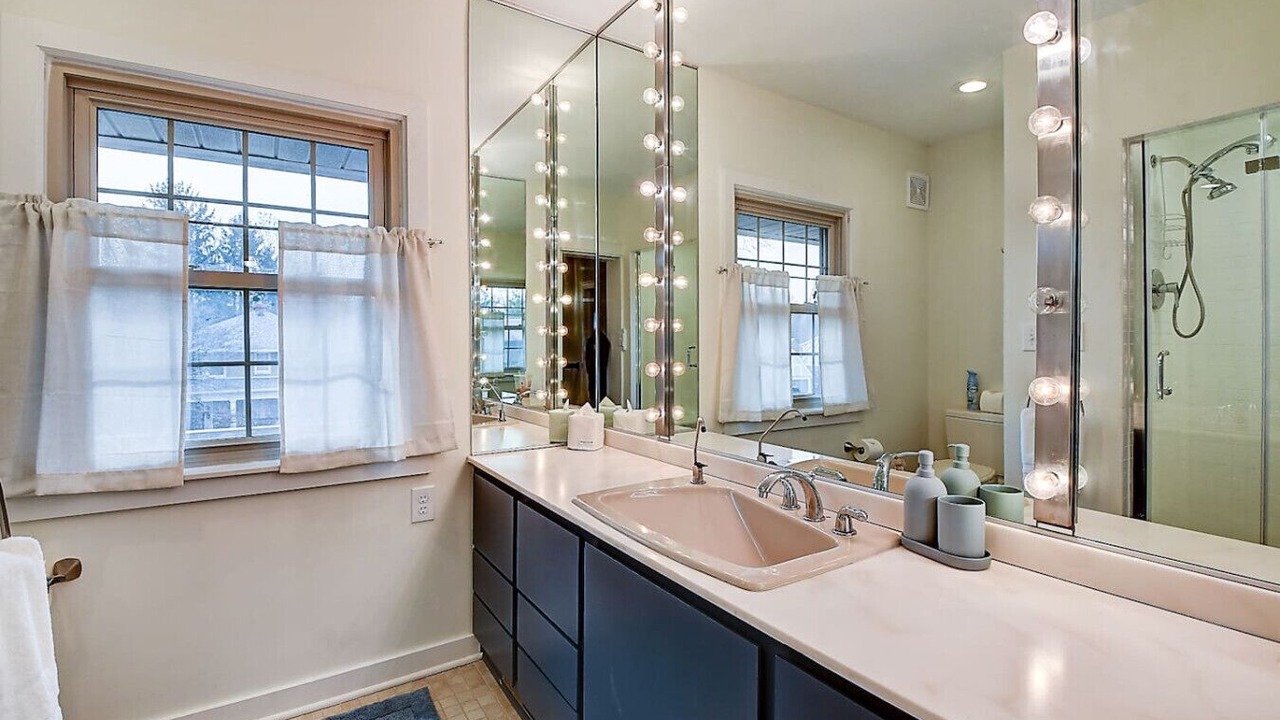 Photo of Bathroom in Meridian-Kessler