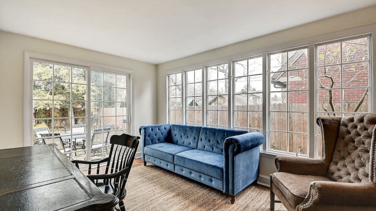 Photo of Livingroom in Meridian-Kessler