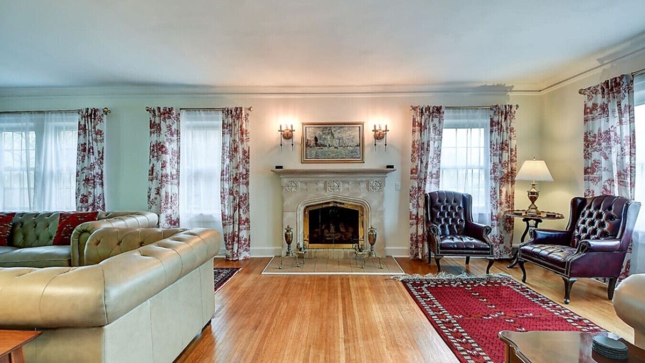 Photo of Livingroom in Meridian-Kessler