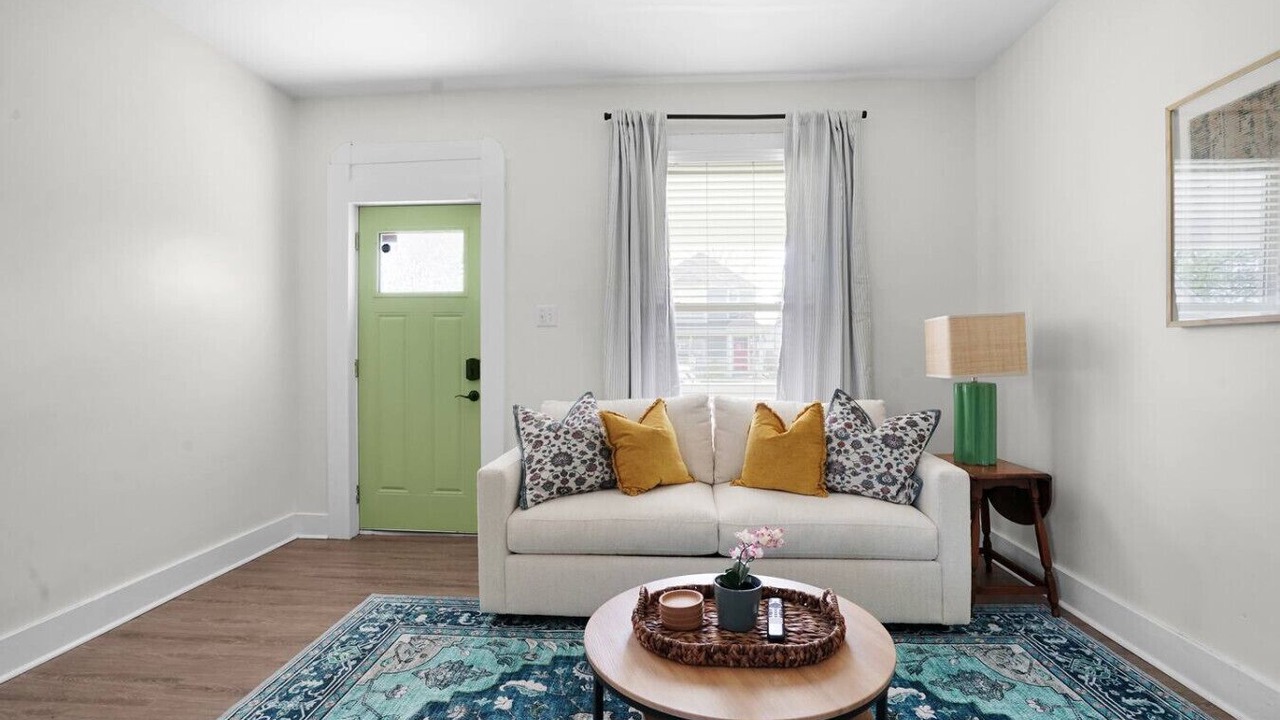 Photo of Livingroom in Near Northside