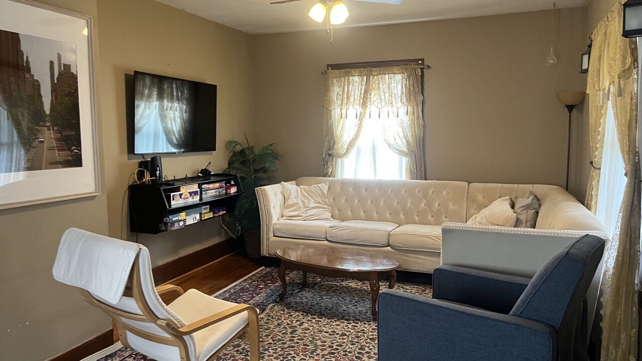 Photo of Livingroom in Syracuse