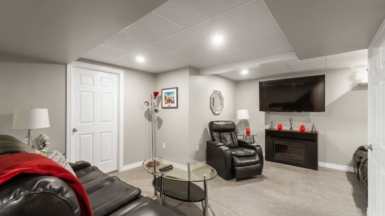 Photo of Livingroom in Kingston