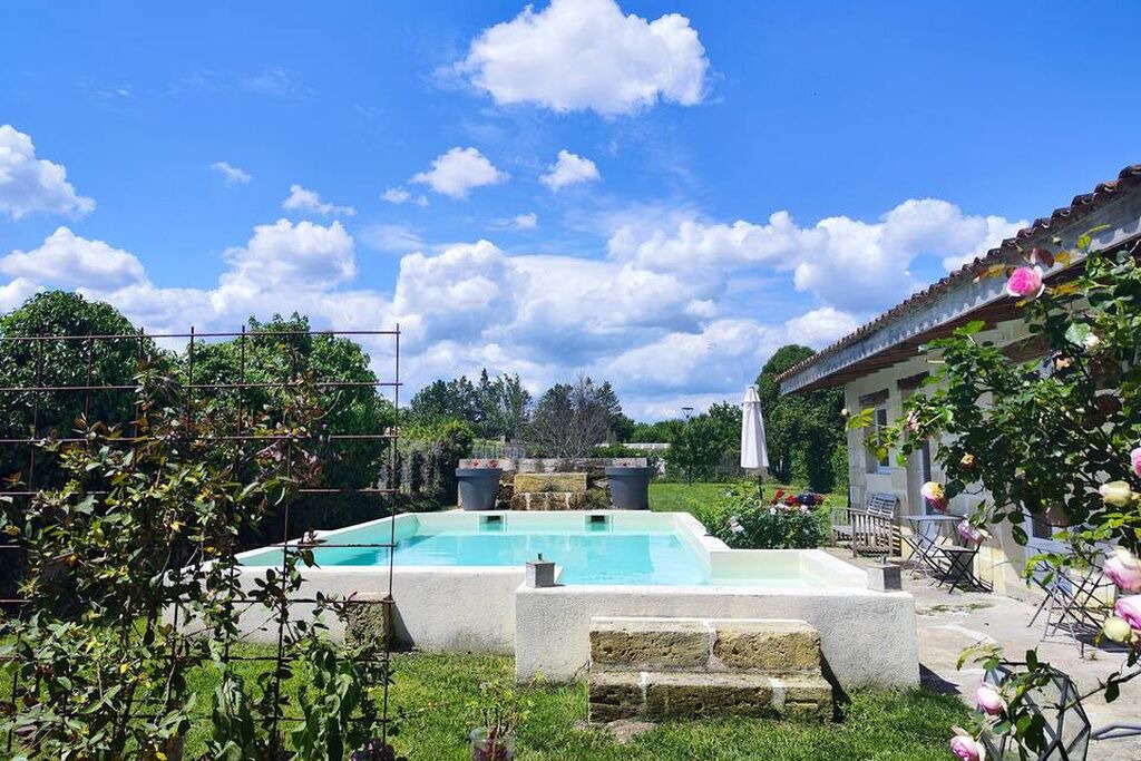 Photo of Outdoor in Sainte-Terre