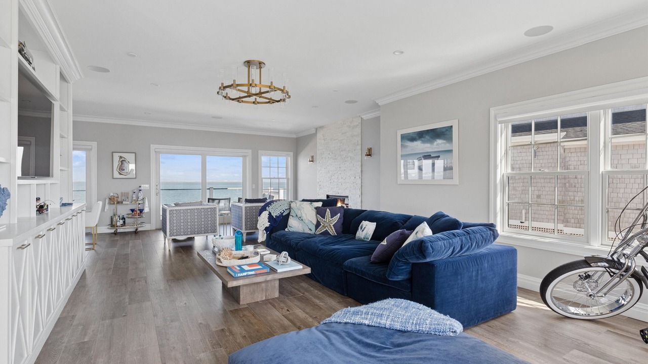 Photo of Livingroom in East Quogue
