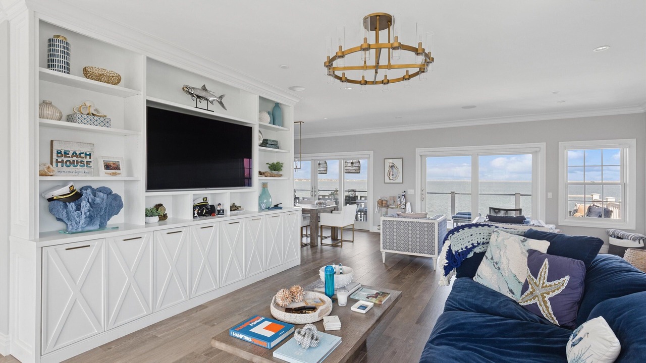 Photo of Livingroom in East Quogue