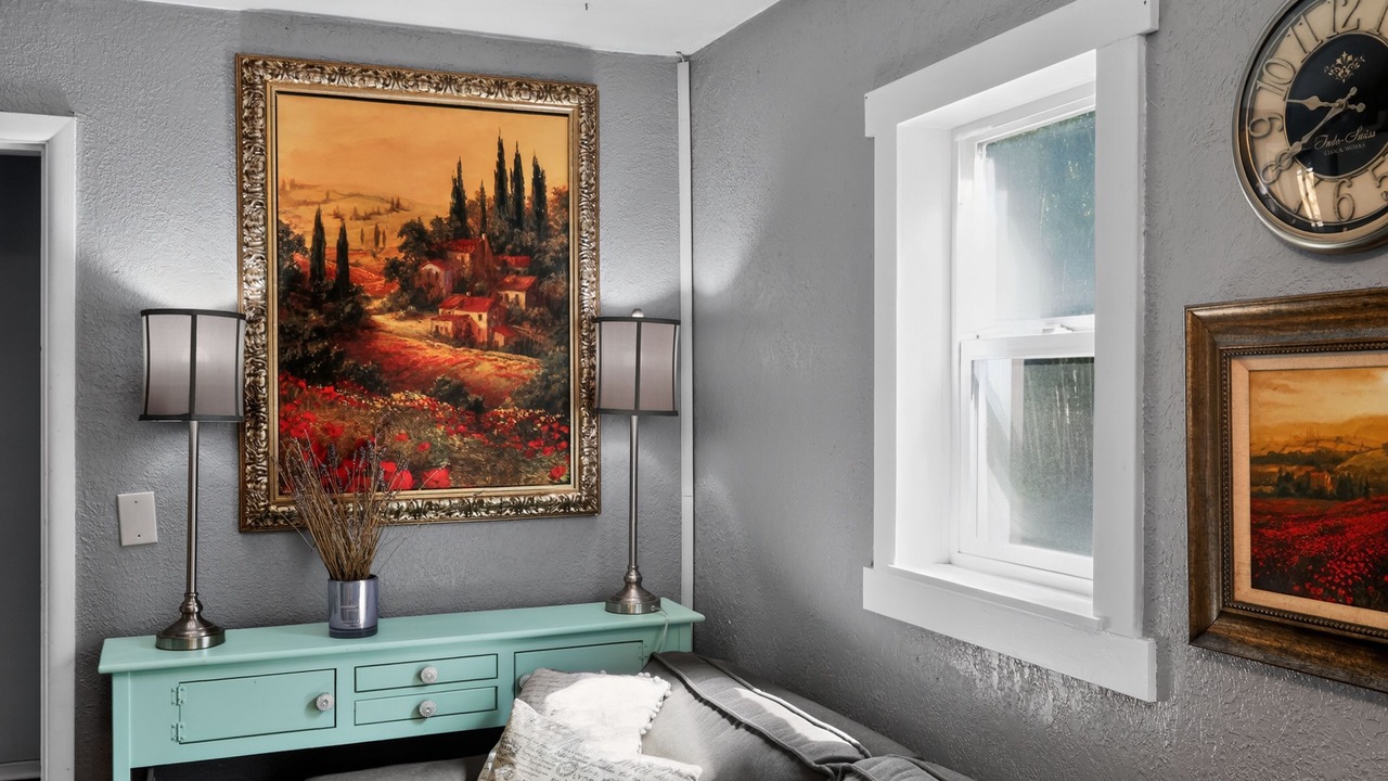 Photo of Livingroom in West Slope