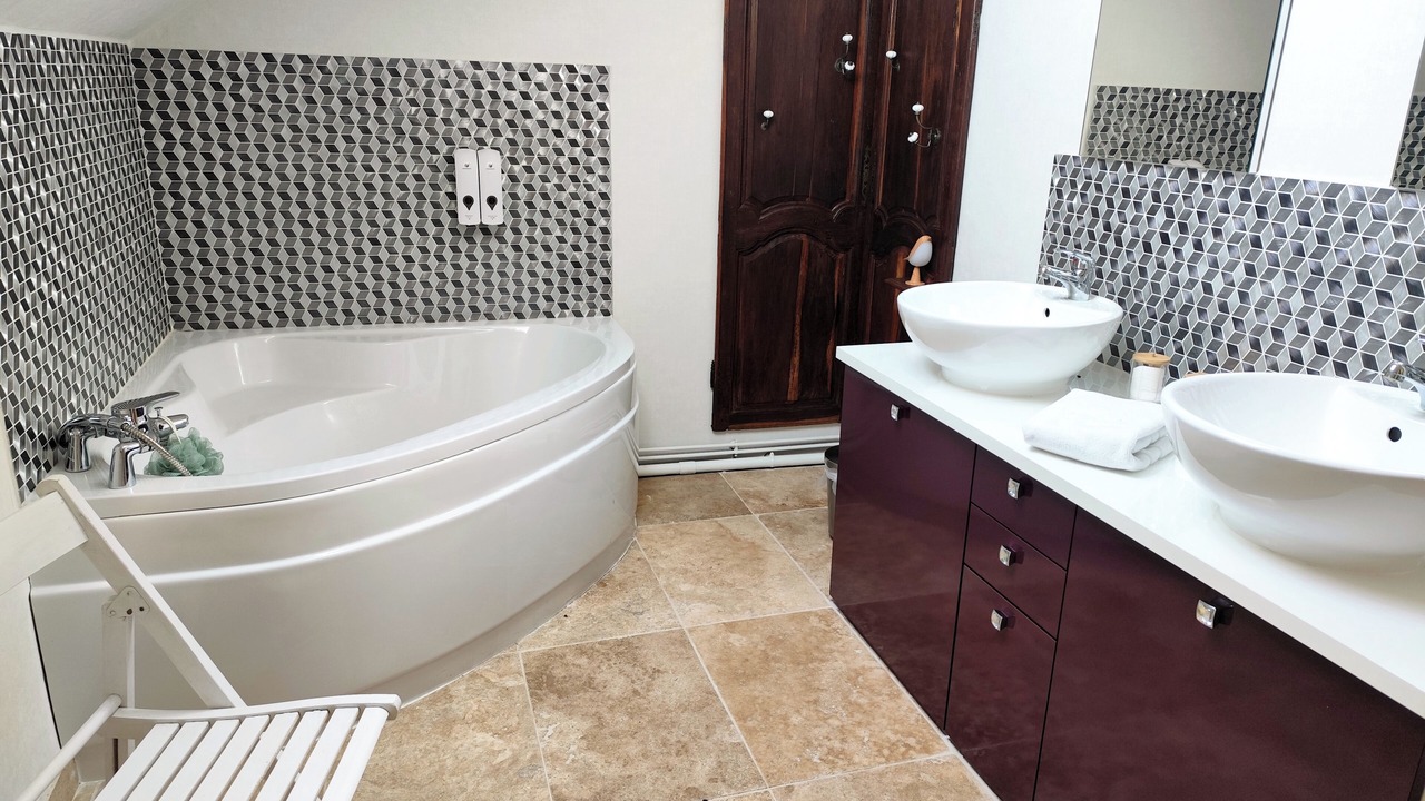 Photo of Bathroom in La Chapelle-d'Aligne