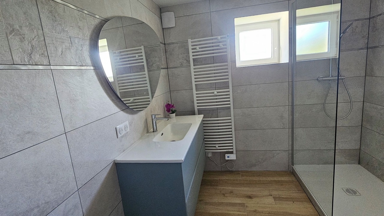 Photo of Bathroom in Voulaines-les-Templiers