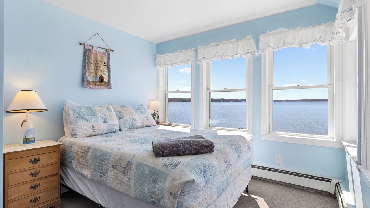 Photo of Bedroom in Winthrop
