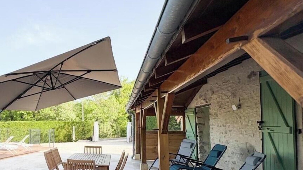 Photo of Outdoor in Thedirac