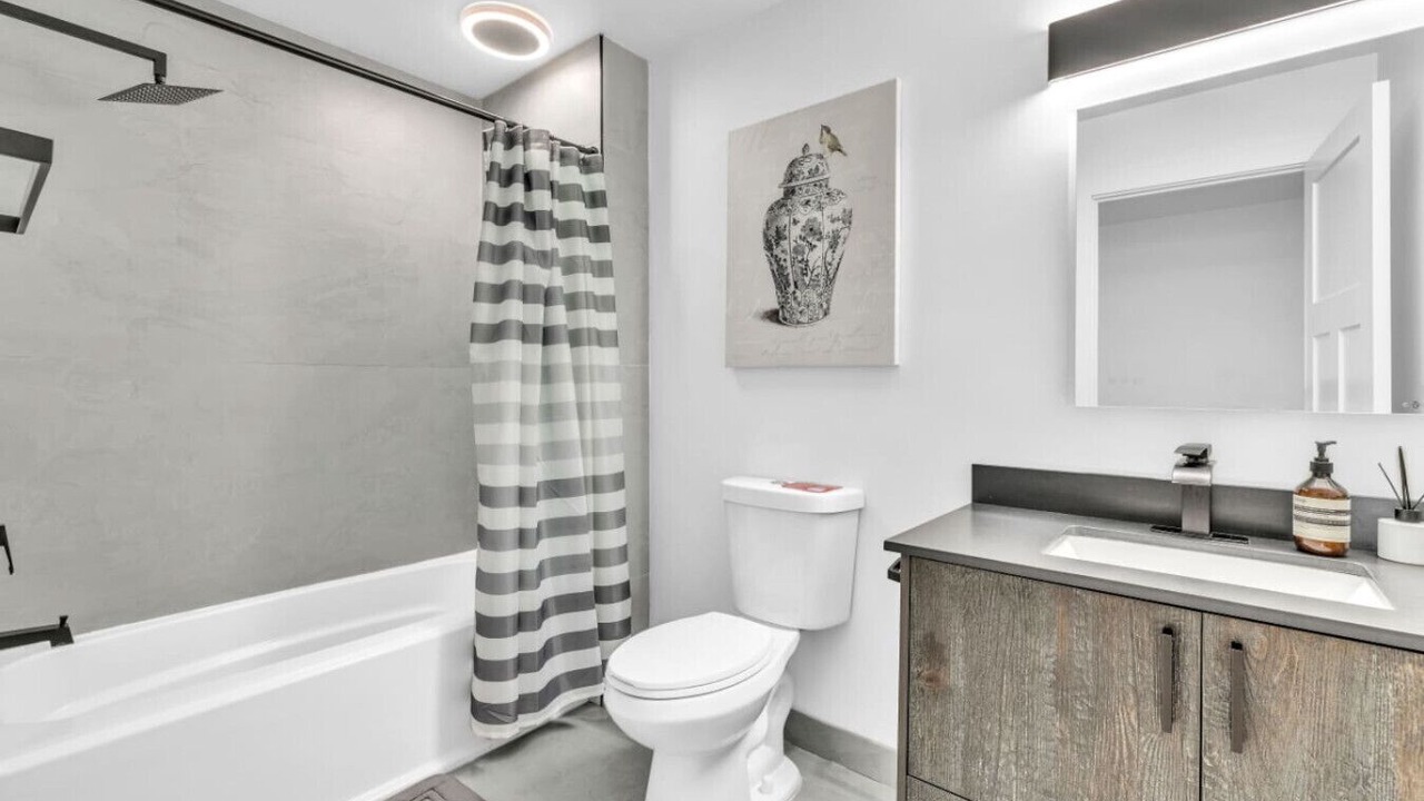 Photo of Bathroom in Elmhurst