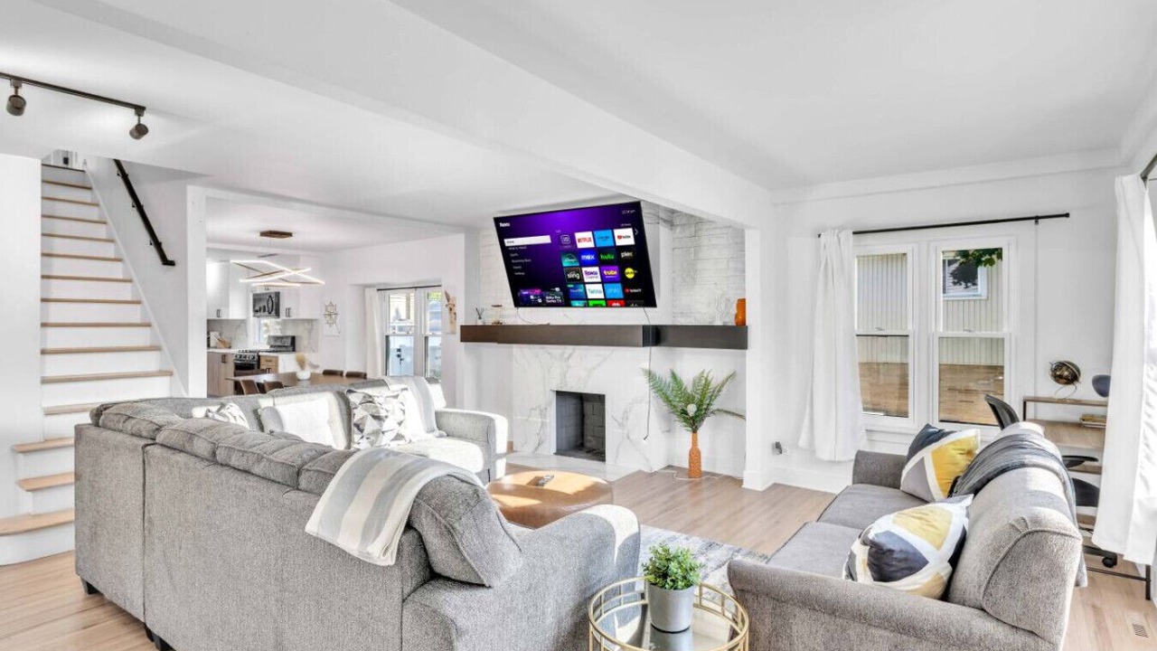 Photo of Livingroom in Elmhurst