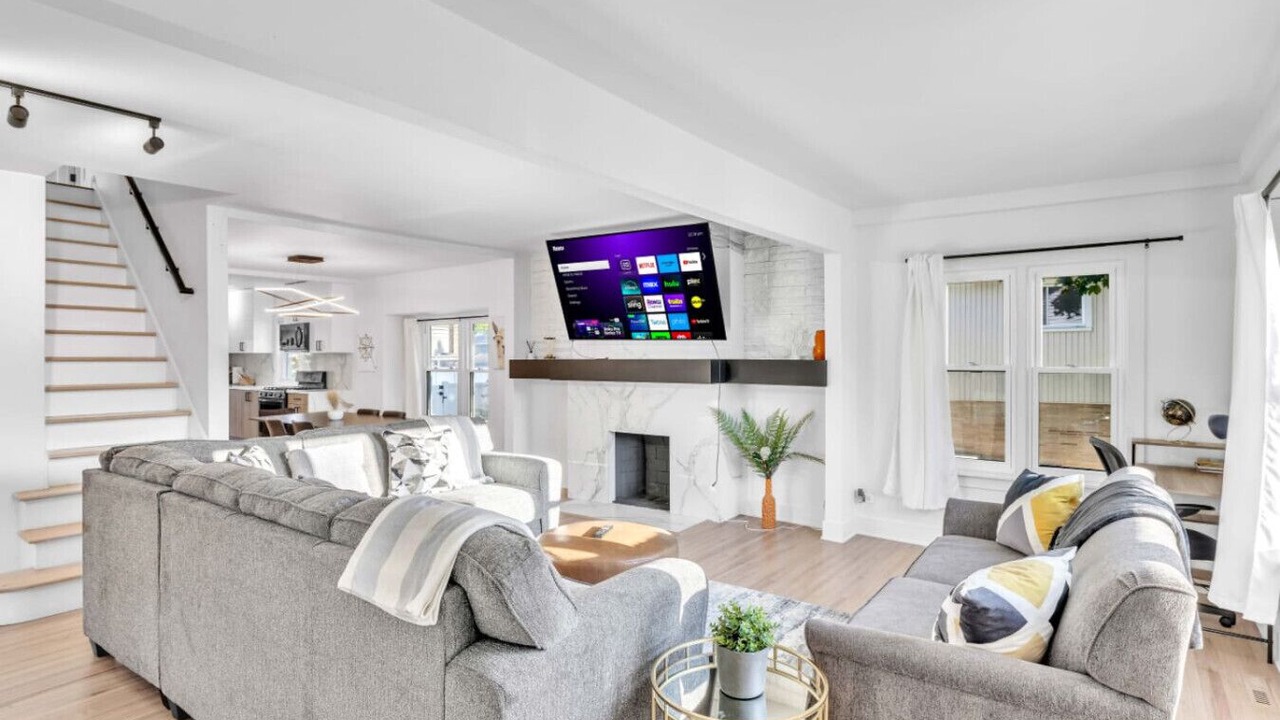 Photo of Livingroom in Elmhurst