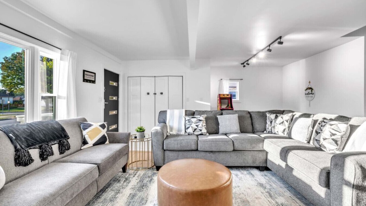 Photo of Livingroom in Elmhurst
