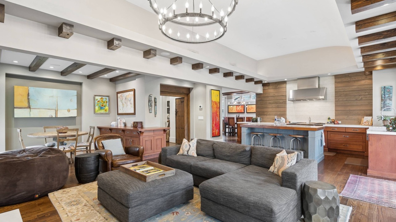 Photo of Livingroom in Virginia Highland