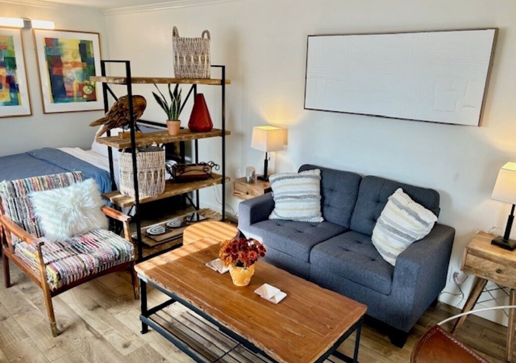 Photo of Livingroom in East Side Costa Mesa