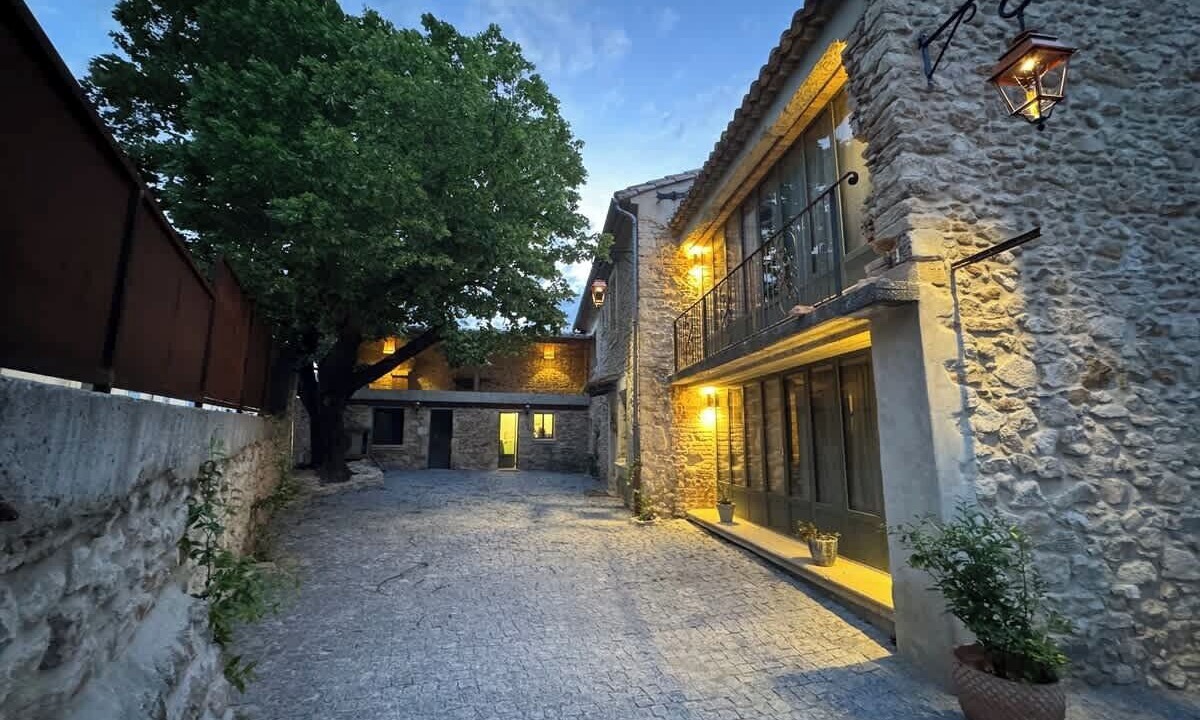 Photo of Outdoor in Tresques
