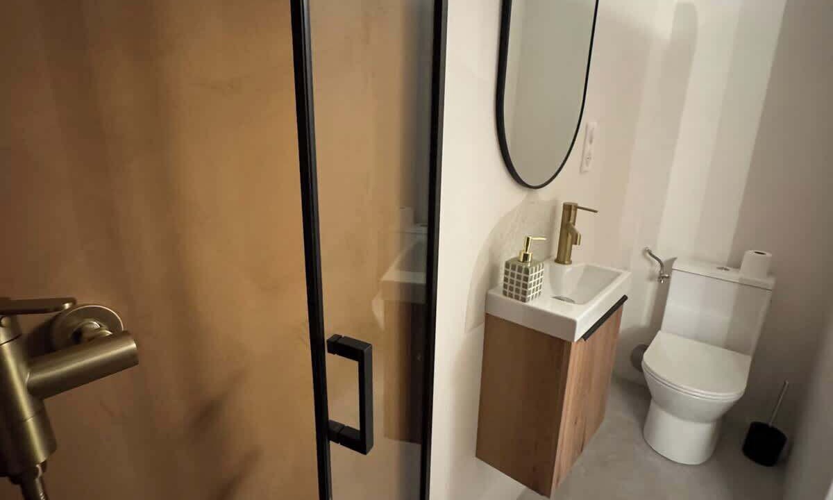 Photo of Bathroom in Tresques