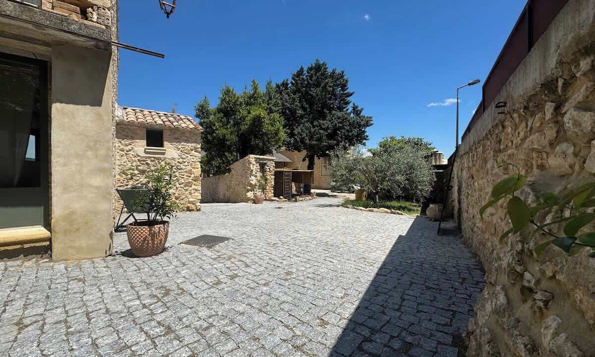 Photo of Outdoor in Tresques