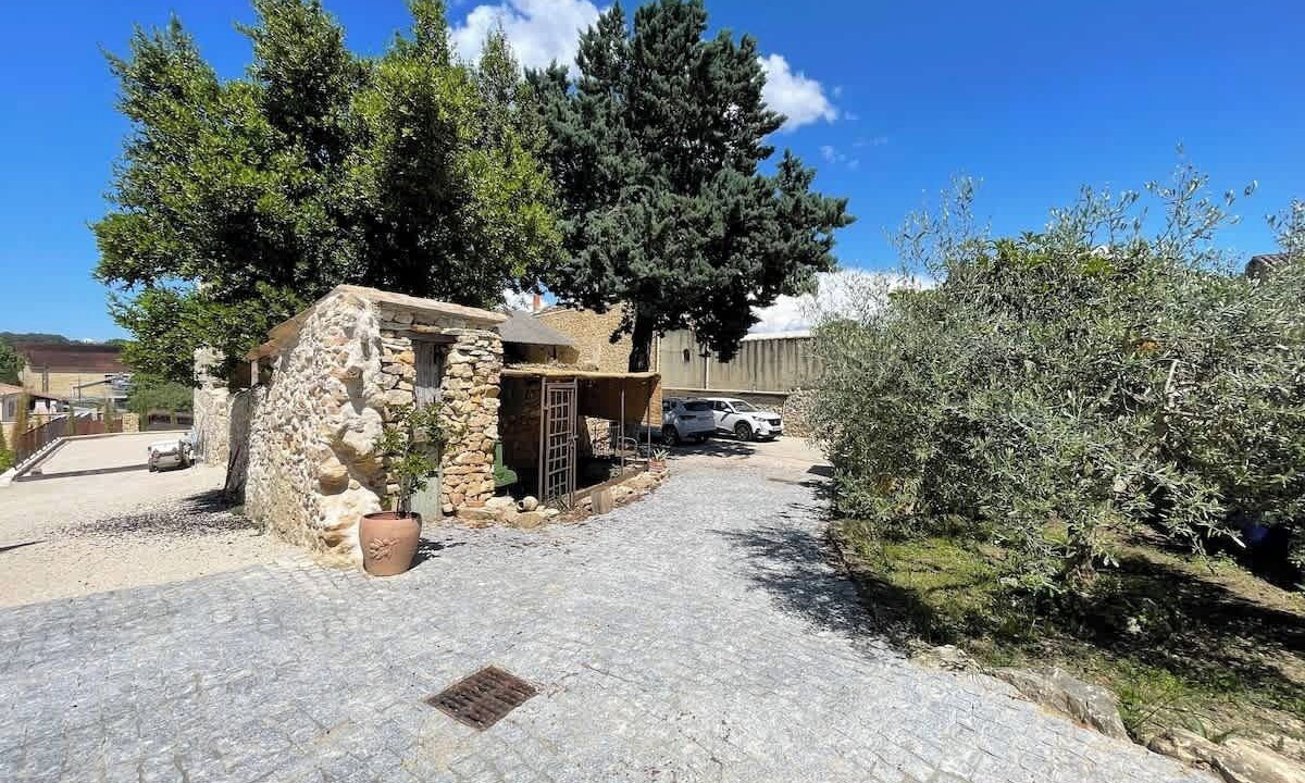 Photo of Outdoor in Tresques