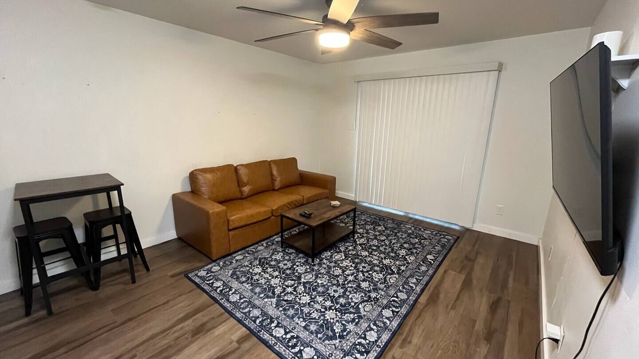 Photo of Livingroom in Capital View