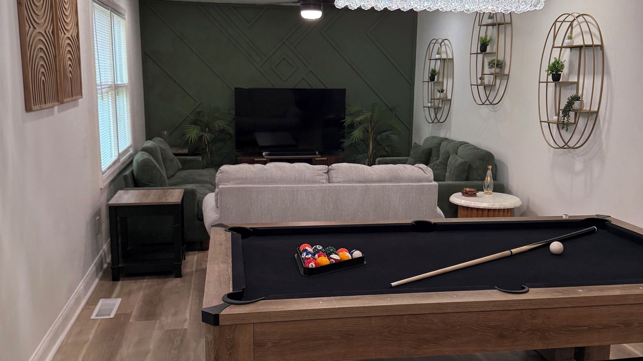 Photo of Livingroom in Meredith Woods
