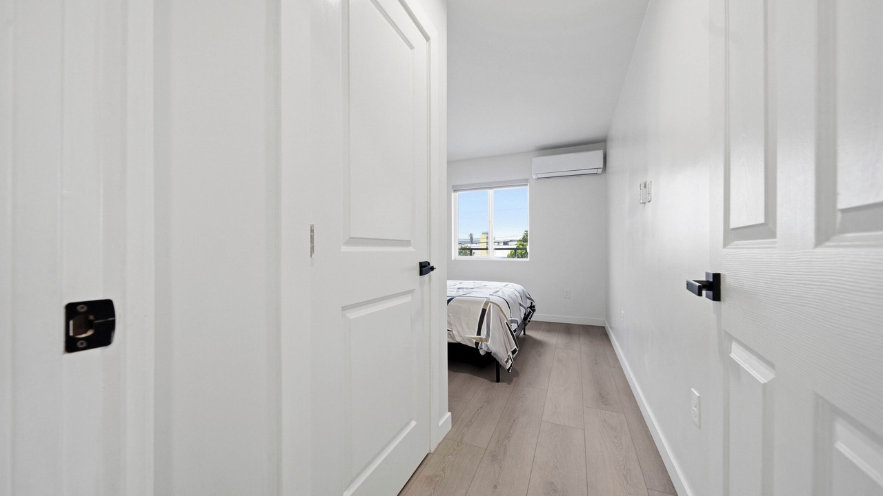 Photo of Bedroom in Pico-Union