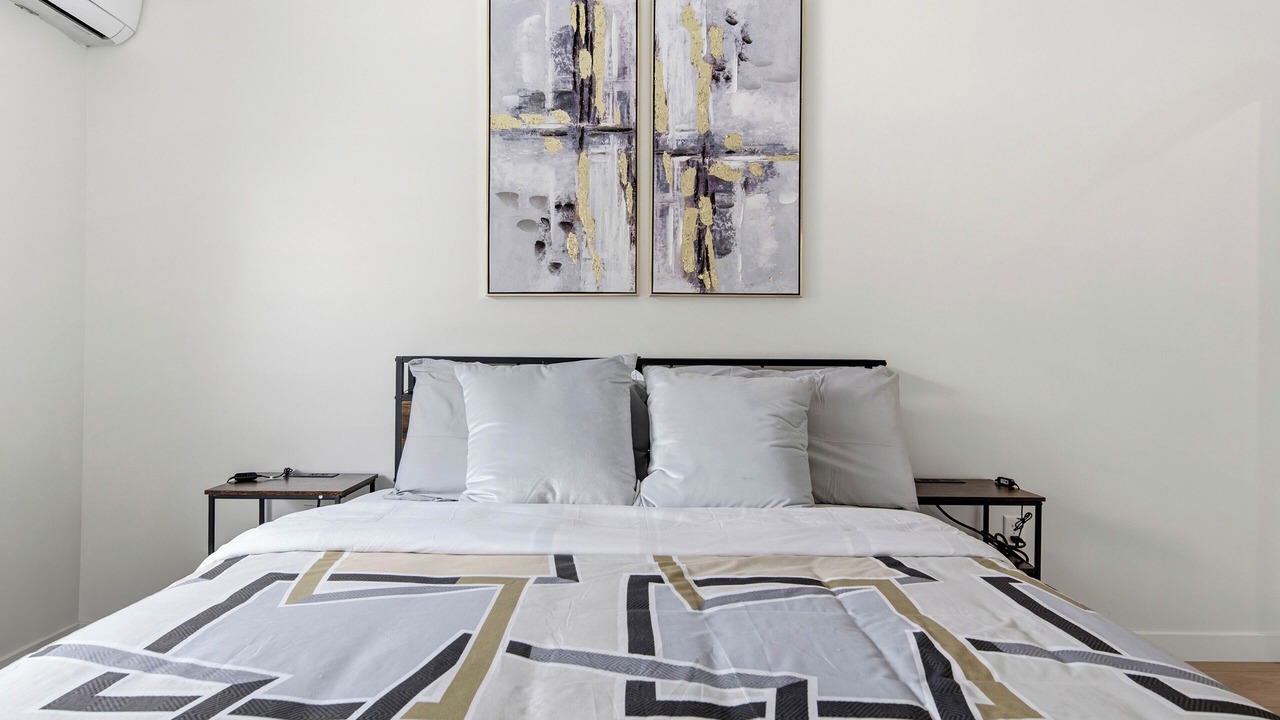 Photo of Bedroom in Pico-Union