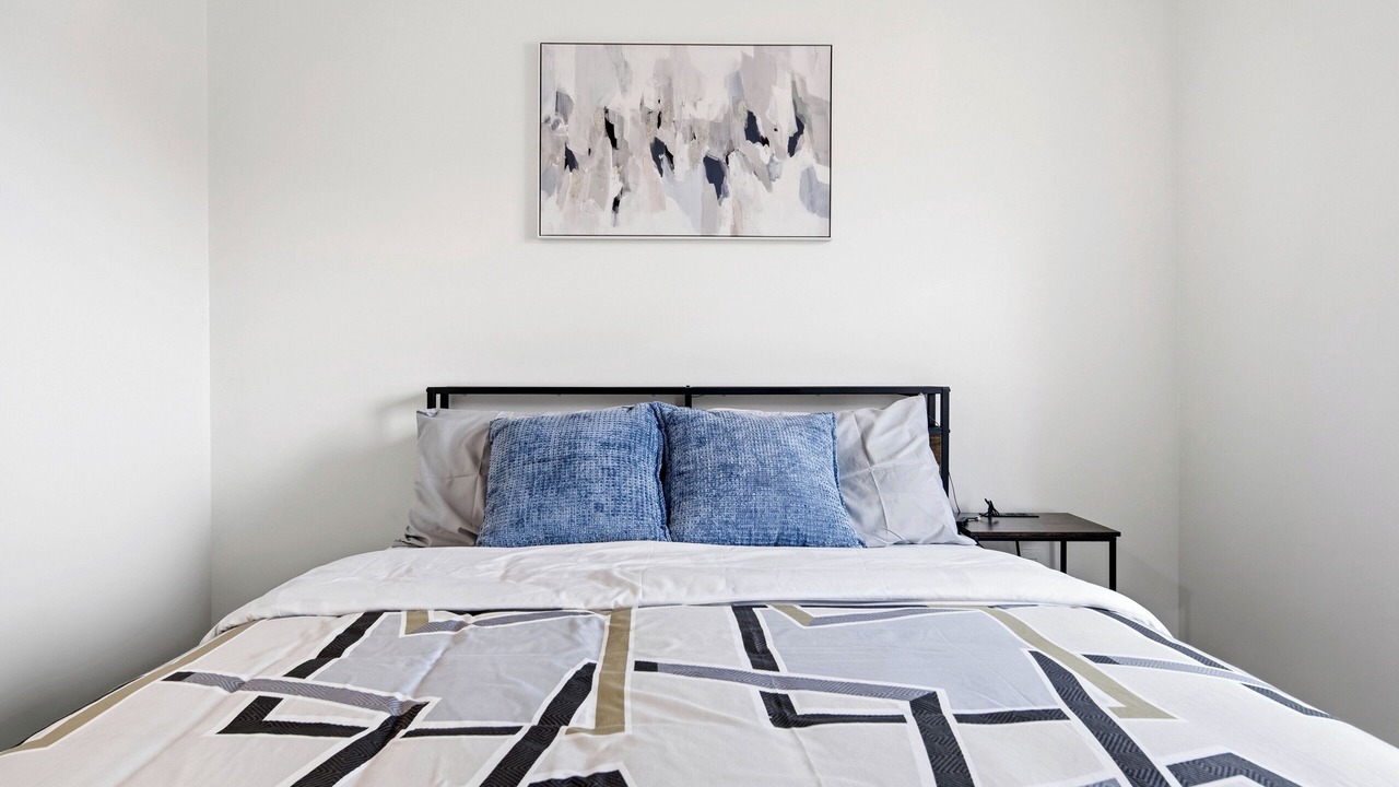 Photo of Bedroom in Pico-Union