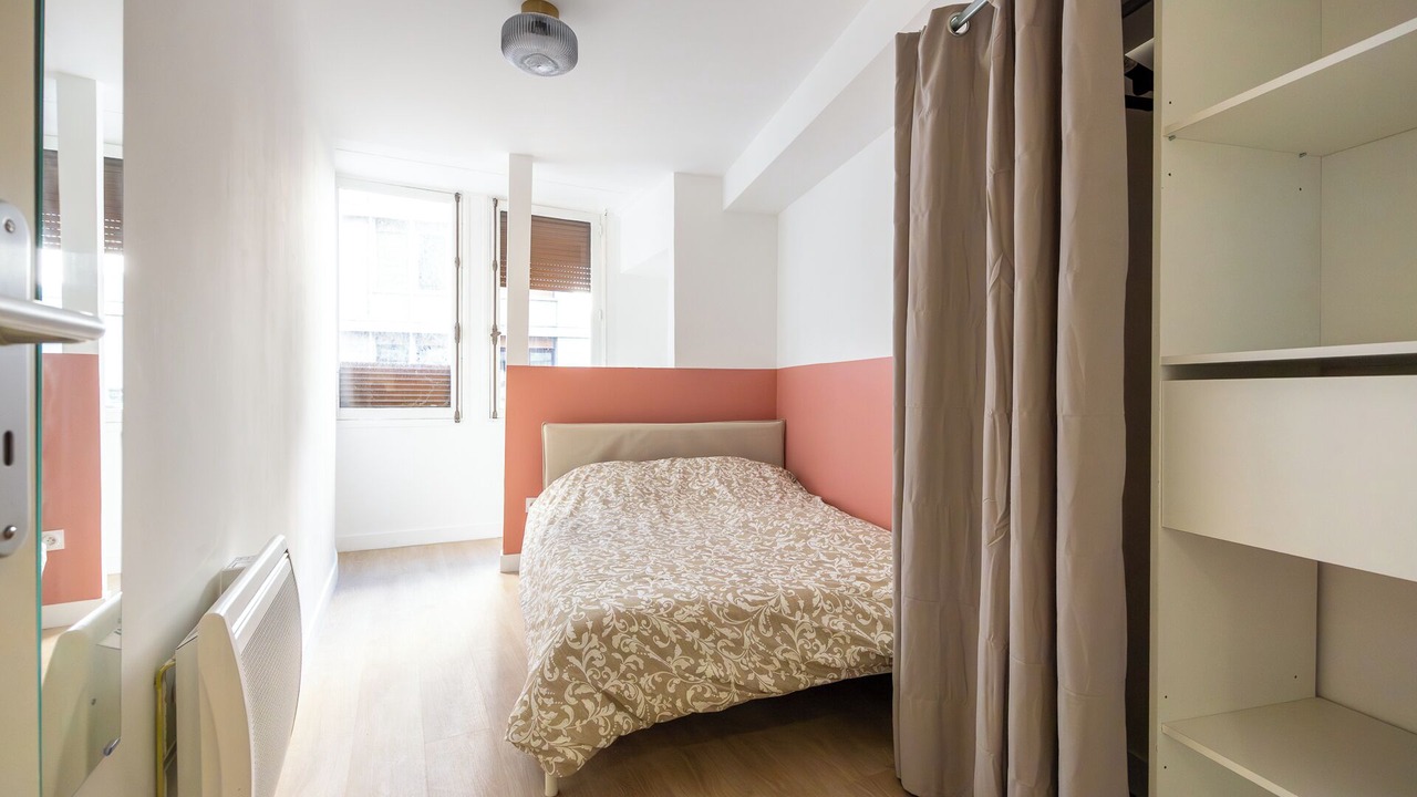 Photo of Bedroom in Noailles