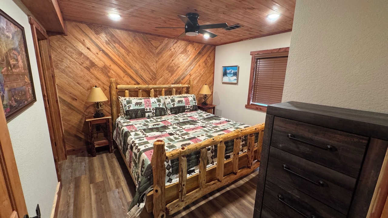 Photo of Bedroom in Mount Ida