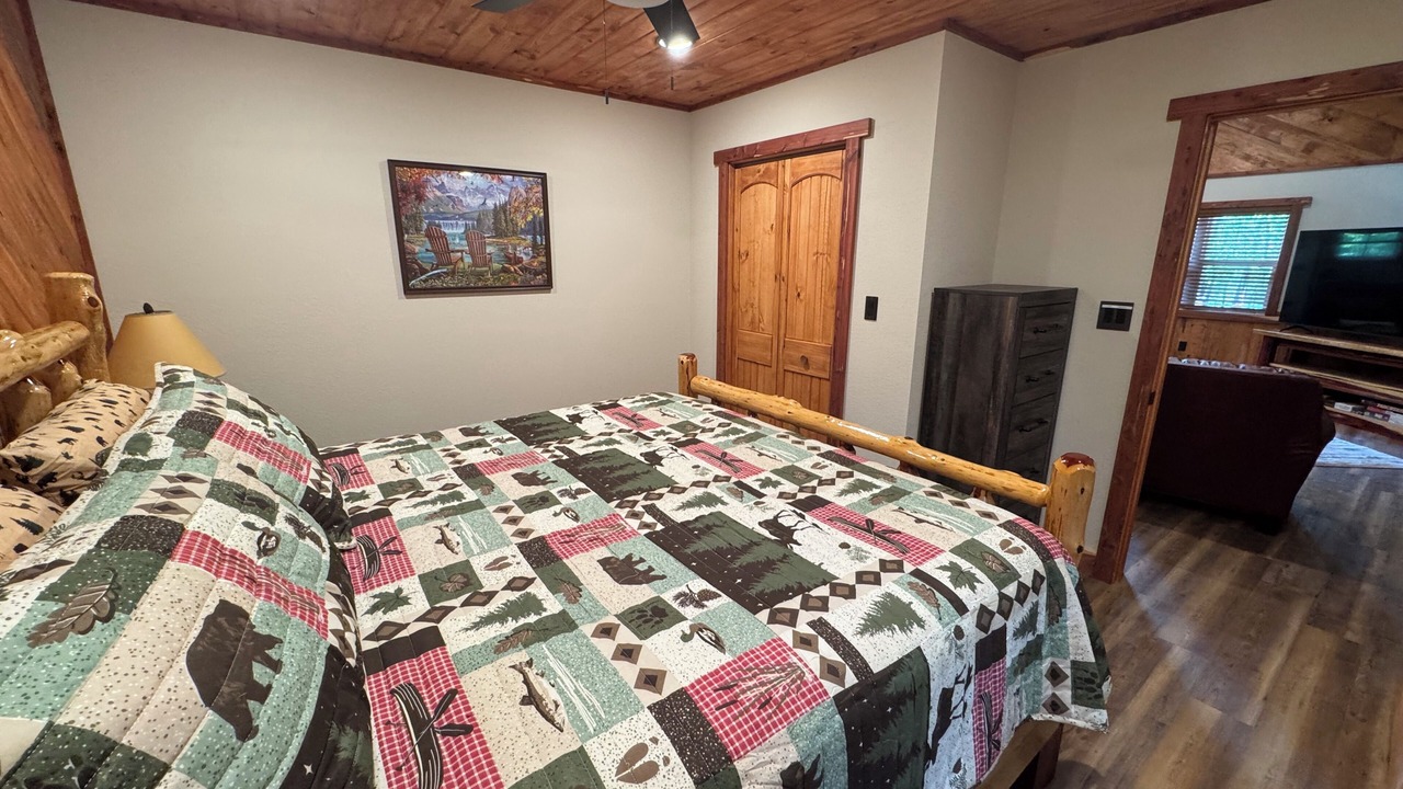 Photo of Bedroom in Mount Ida