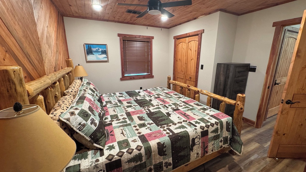 Photo of Bedroom in Mount Ida