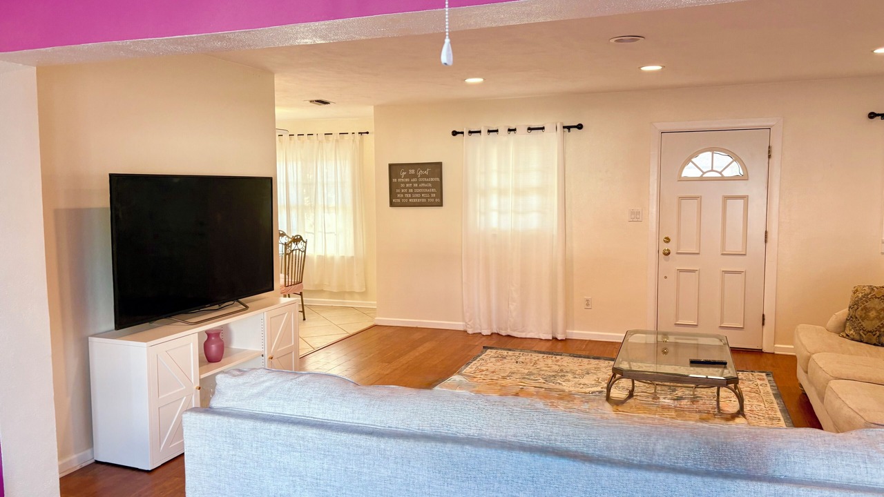 Photo of Livingroom in Whitfield