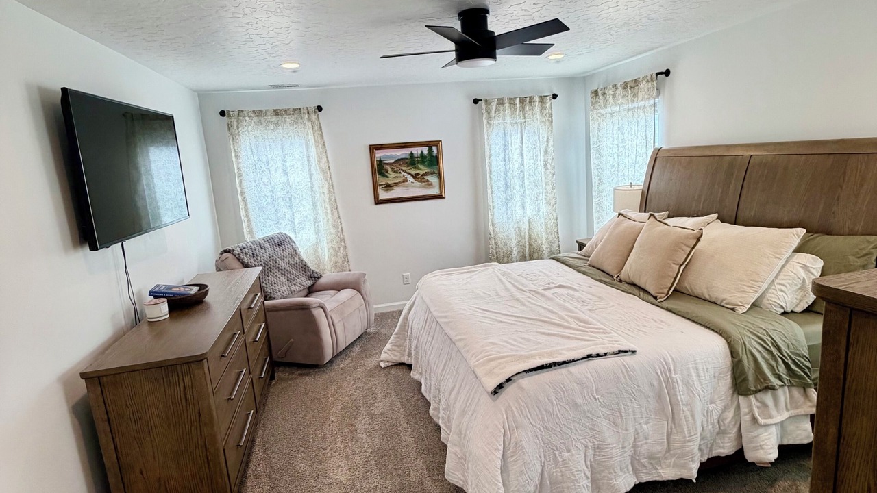 Photo of Bedroom in Eagle Mountain