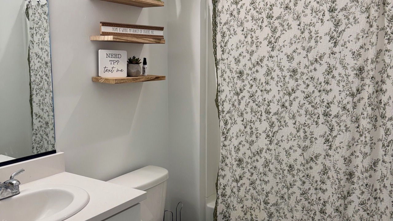 Photo of Bathroom in Eagle Mountain