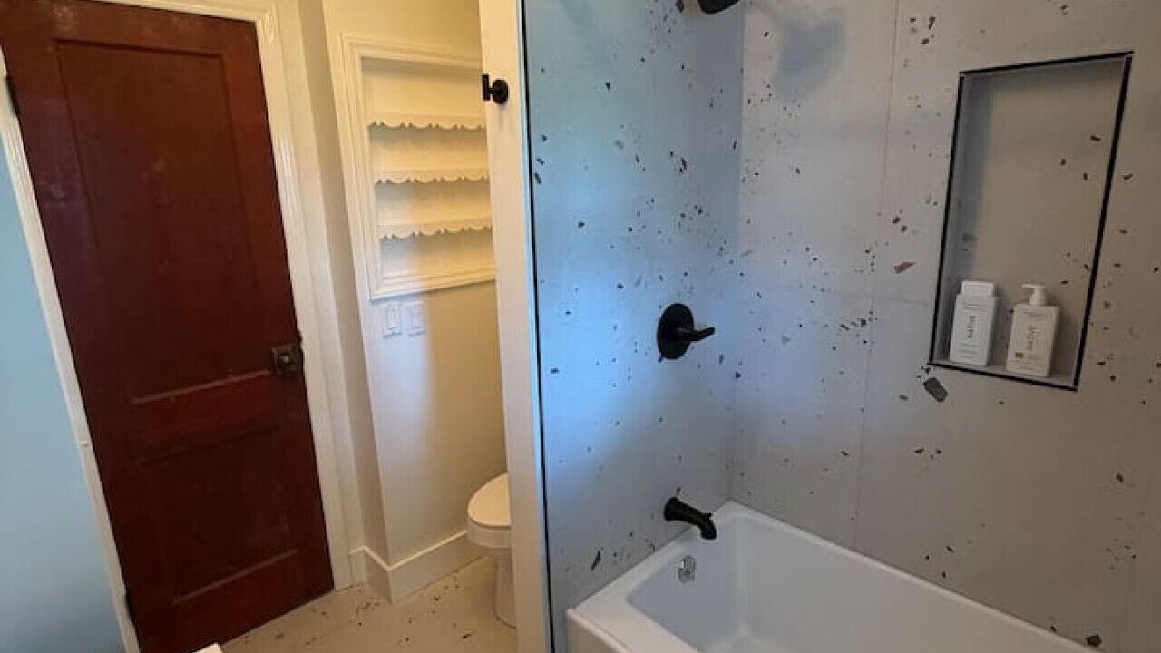 Photo of Bathroom in Lorenz Park