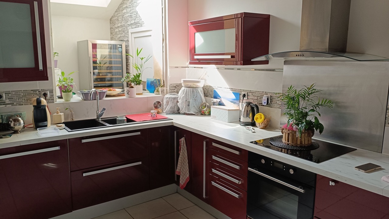 Photo of Kitchen in Saint-Medard-en-Jalles