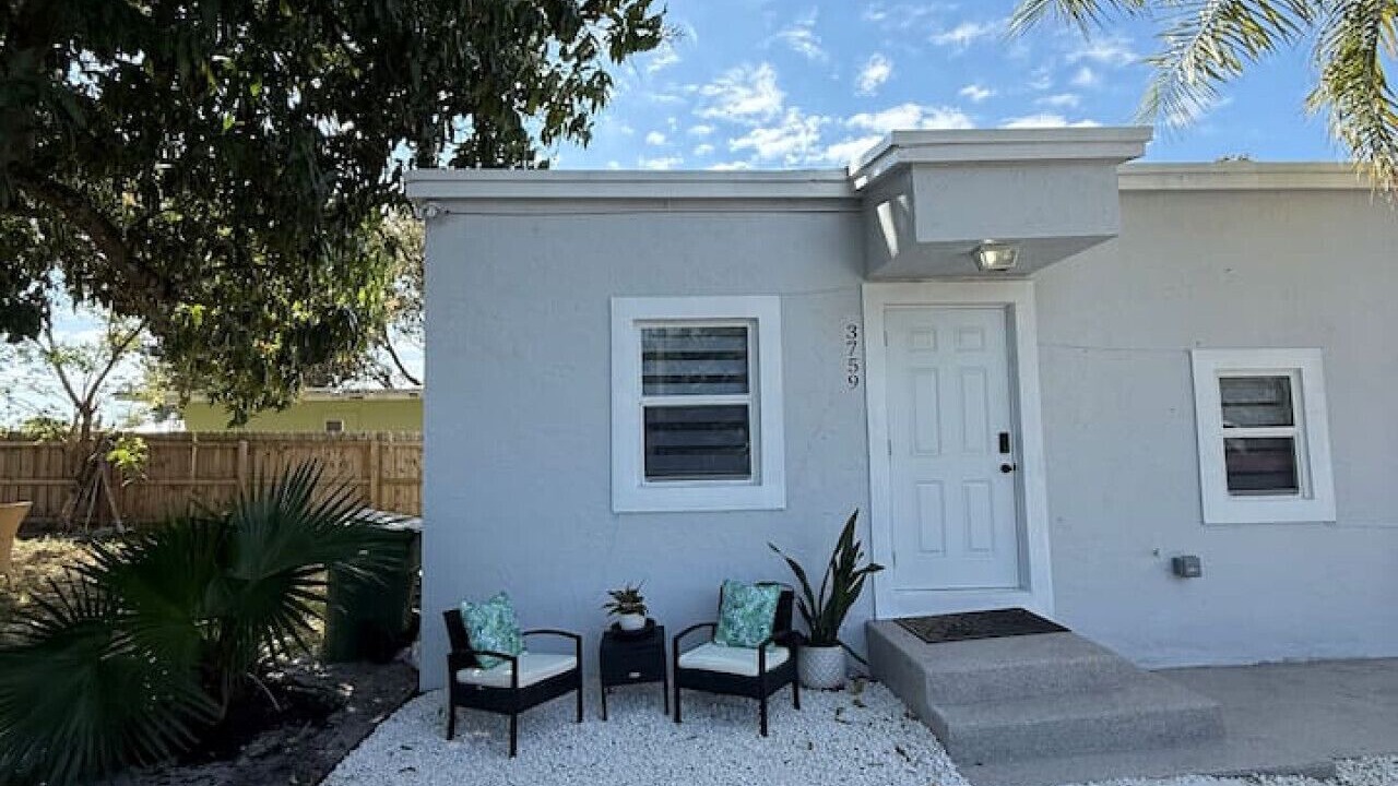 Photo of Outdoor in Lake Worth Corridor