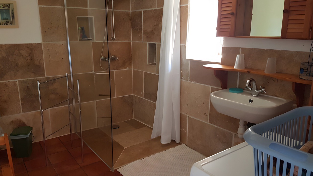 Photo of Bathroom in Gensac-de-Boulogne
